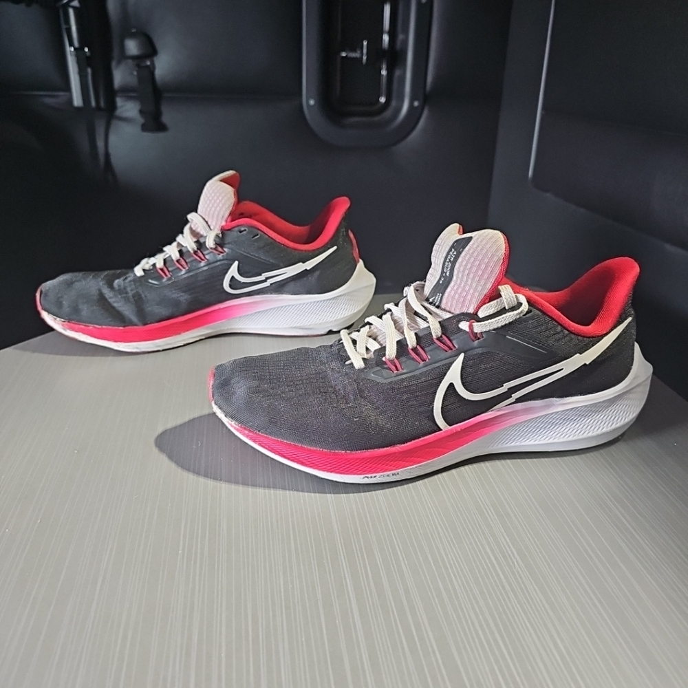 Nike Pegasus 39 BTC Running Shoes Mens 8.5 DQ7871-001 Bowerman Track Pre-Owned